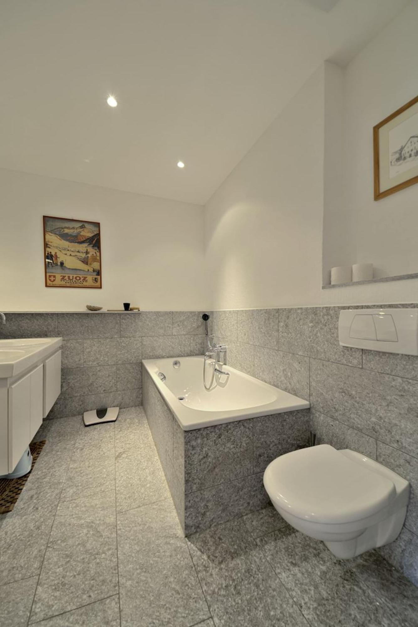 Chesa Ladina - Zuoz Apartment Ngoại thất bức ảnh